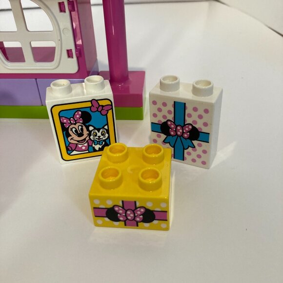 LEGO DUPLO 10873 Minnie’s Birthday Party Set Disney Missing Cat Near Complete - Picture 5 of 10